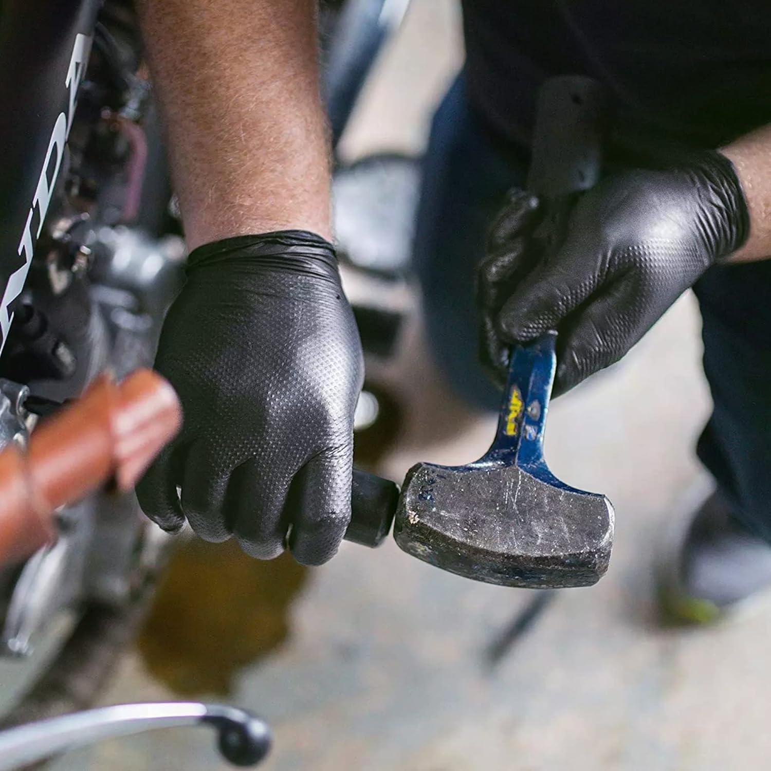 Wytrzymałe rękawice nitrylowe  – Nitrile Mechanic Glove recenzja i cena